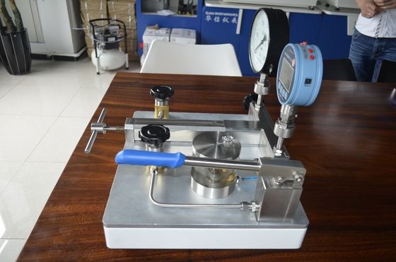 Comparador de pressão hidráulica para equipamento de laboratório