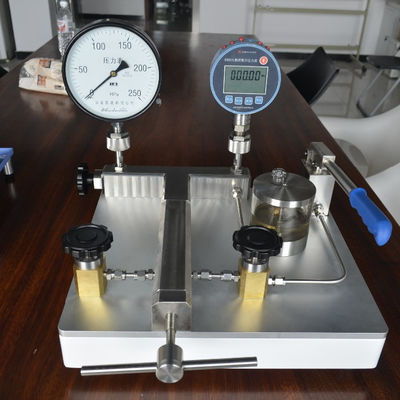 25 Transformer Oil Compatible 2500bar Manual Hand Pump para aplicações de alta pressão