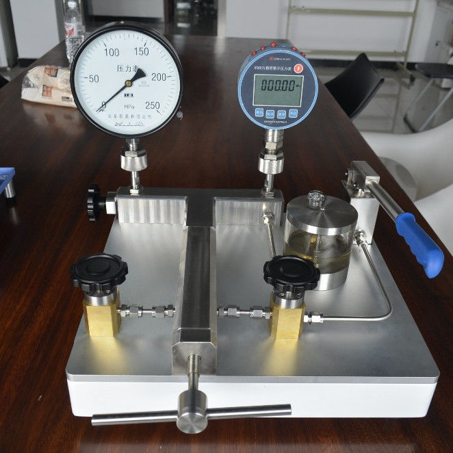 25 Transformer Oil Compatible 2500bar Manual Hand Pump para aplicações de alta pressão